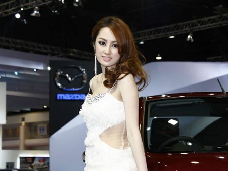 હોટ બેન્સની હાજરી, બેન્કોક મોટર શો બન્યો વધુ હોટ