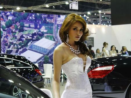 હોટ બેન્સની હાજરી, બેન્કોક મોટર શો બન્યો વધુ હોટ