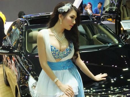 હોટ બેન્સની હાજરી, બેન્કોક મોટર શો બન્યો વધુ હોટ