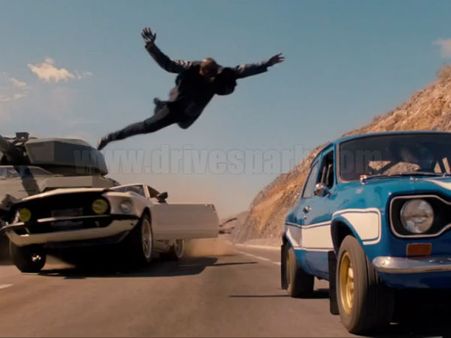 ફાસ્ટ એન્ડ ફ્યૂરિયસમાં 300 કાર્સ થઇ બરબાદ ફાસ્ટ એન્ડ ફ્યૂરિયસમાં 300 કાર્સ થઇ બરબાદ