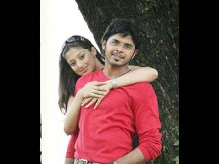  શ્રીસંથ સાથે લક્ષ્મી રાય