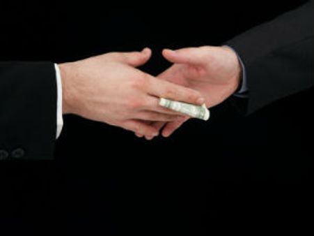 ભ્રષ્ટાચાર કરવામાં યુરોપ અને આફ્રિકાના દેશો ભારતથી પણ આગળ