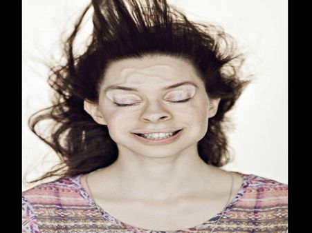 ઝડપી હવામાં કંઇક આવો થઇ જાય છે ચહેરો