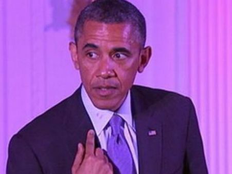 કોલર પર લાગી લિપસ્ટિક, ઓબામાએ આપી સફાઇ