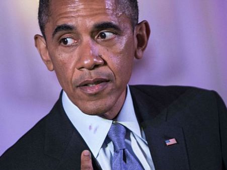 કોલર પર લાગી લિપસ્ટિક, ઓબામાએ આપી સફાઇ