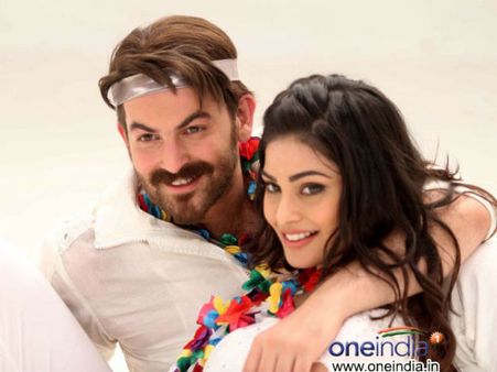 નીલ-પૂજા-અમીષાએ લગાવ્યો જોર