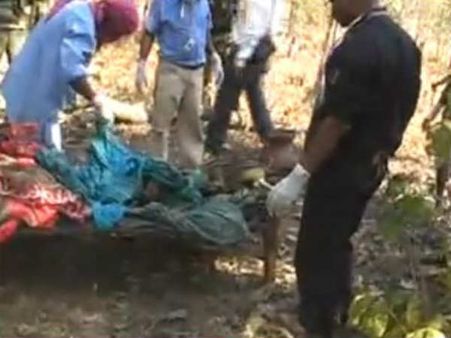 નબળા હૃદયવાળા ના જુએ વીડિયો, કબર ખોદીને કરાયું યુવતીઓનું પોસ્ટમોર્ટમ!