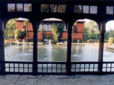 ફૂલો અને સરોવરોની ભૂમી, ગુલમર્ગ