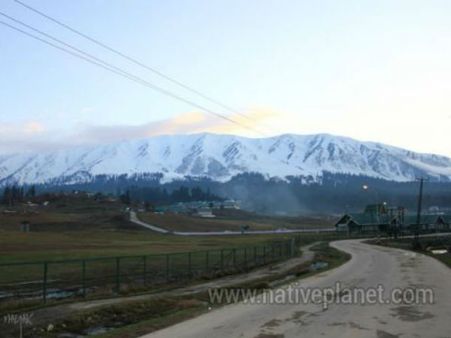 ફૂલો અને સરોવરોની ભૂમી, ગુલમર્ગ