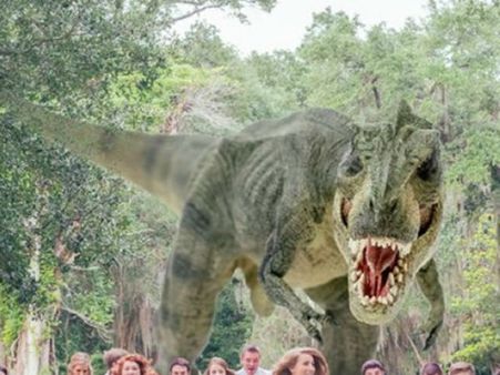 ને અચાનક લગ્નમાં આવી પહોંચ્યો ડાયનાસોર