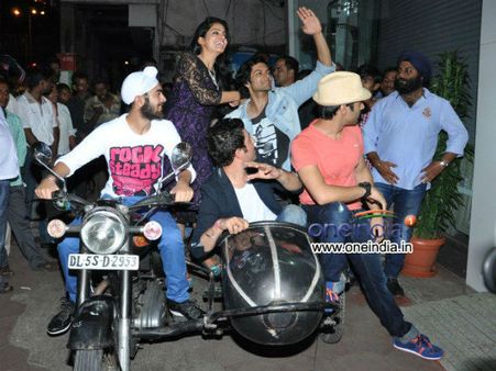 ફુકરેનું સેકેંડ ક્લાસ વિદ્યાર્થીઓ સાથે પ્રમોશન