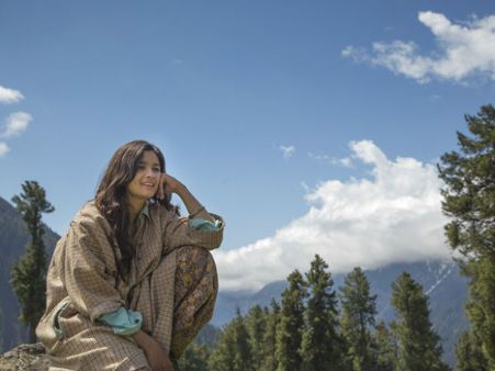 કાશ્મીરની અરુ વૅલી ખાતે હાઈવેનું શૂટિંગ