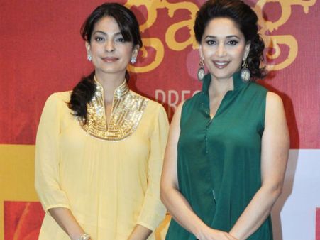 Pics : ગુલાબ ગૅંગે કરી મહિલાઓના વિજયની ઉજવણી