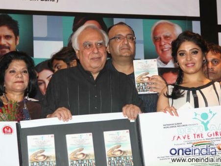 બેટી બચાવો અભિયાનઃ કપીલ-સુનિધીએ લોન્ચ કર્યુ સોંગ