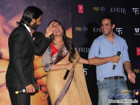 નવ વાર સાડી બદલી