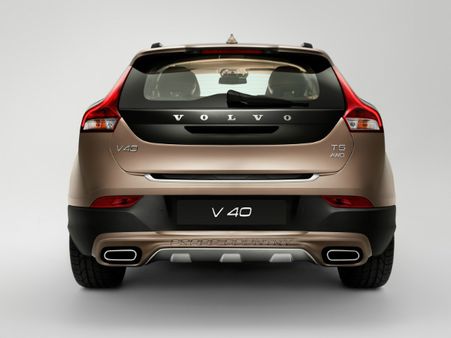 ડ્યુએલ એક્લોસ્ટ આઉટલેટ્સ