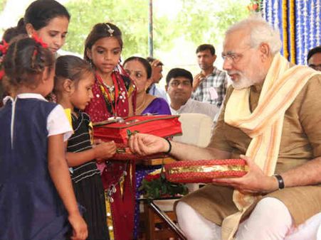 મોદીએ કર્યો શાળા પ્રવેશોત્સવ અને કન્યા શિક્ષણ અભિયાનનો પ્રારંભ