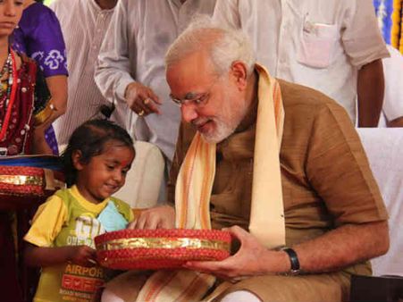 મોદીએ કર્યો શાળા પ્રવેશોત્સવ અને કન્યા શિક્ષણ અભિયાનનો પ્રારંભ