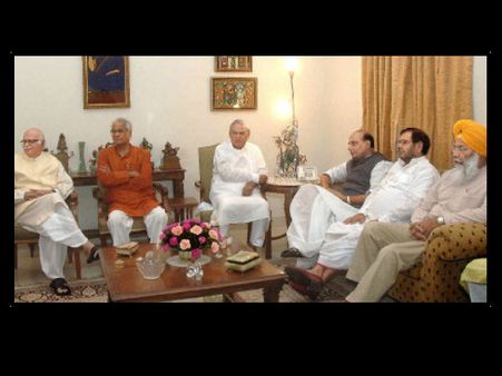 NDA વિખેરાશે તો નુકસાન કોનું થશે?