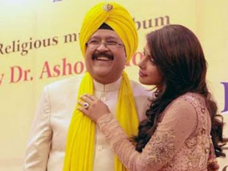 હારી ગયા જંગ હારી ગયા જંગ