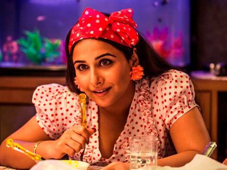 વિદ્યા એક સમર્પિત કલાકાર