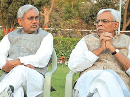 નરેન્દ્ર મોદી અહંકારી અને ફૂટ પાડનાર નેતા: શિવાનંદ તિવારી