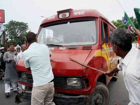 'વિશ્વાસઘાત દિવસ' બન્યો હિંસક, બીજેપી નેતાઓની ધરપકડ