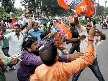 'વિશ્વાસઘાત દિવસ' બન્યો હિંસક, બીજેપી નેતાઓની ધરપકડ