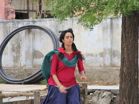 Pics : ડર્ટી પૉલિટિક્સમાં ડર્ટી નથી મલ્લિકા શેરાવત