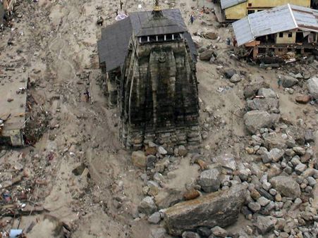 'સ્મશાન બન્યુ કેદારનાથ, લાશો વચ્ચે વિતાવી રાત'