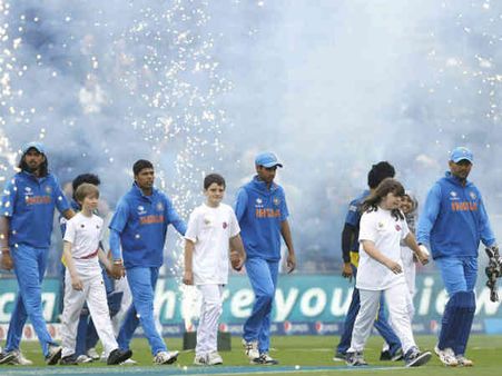 શ્રીલંકાને રગદોળી ભારતની ફાઇનલમાં એન્ટ્રી શ્રીલંકાને રગદોળી ભારતની ફાઇનલમાં એન્ટ્રી