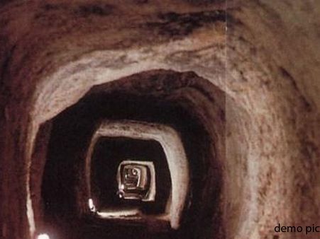 બર્લિન બેન્ક રોબરી ટનલ- 135 ફૂટ લાંબી