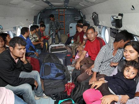 ફસાયેલા લોકોને બચાવાયા