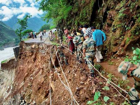 આર્મીનું બચાવ કામ હેમકુંડમાં