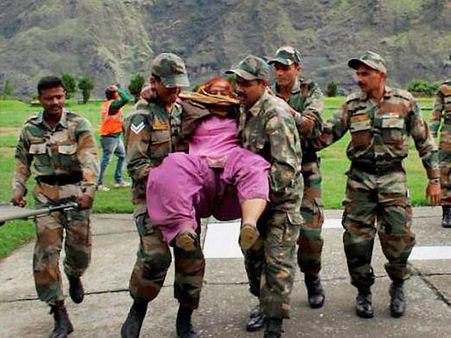 pics: મસિહા બની આવી સેનાઃ સેના તુજે સલામ