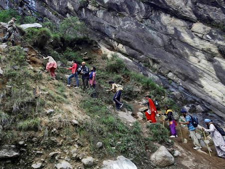 ઉત્તરાખંડ: ટિહરીમાં આભ ફાટતા 3ના મોત, હજી 9000 ફસાયેલા છે