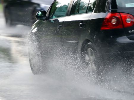 બ્રેકનું ટેસ્ટિંગ કરતા રહો