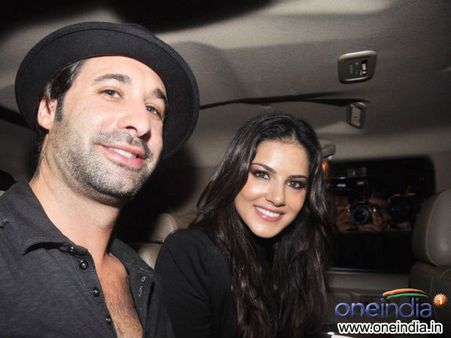 Pics : હવે પતિ સાથે સેક્સ જ નહીં, ફિલ્મ પણ કરશે સન્ની!