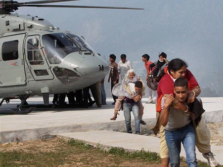 માત્ર 80 લોકોને બચાવવા આ હેલિકોપ્ટરે ભરી 50 ઉડાન