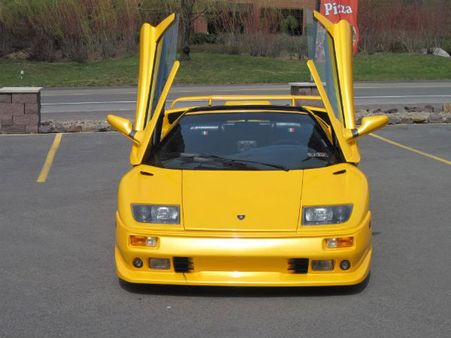 લેમ્બોર્ગિનીનો દાવો લેમ્બોર્ગિનીનો દાવો