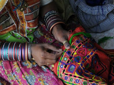 ભરતકામ - Needlework : ભરતકામ - Needlework :