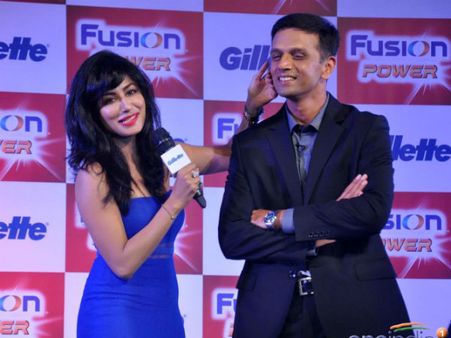 Pics : ચિત્રાંગદાને ઇમ્પ્રેસ કરવા હોય તો રહો ક્લીન શેવ!