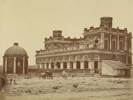 સુંદર કારીગરીયુક્ત ઇમારતો જે થઇ ગઇ ધરાશયી