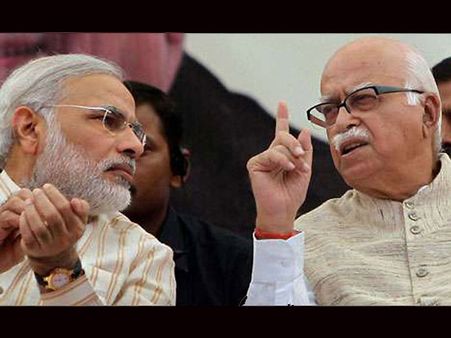 મોદી મળ્યા અડવાણીને