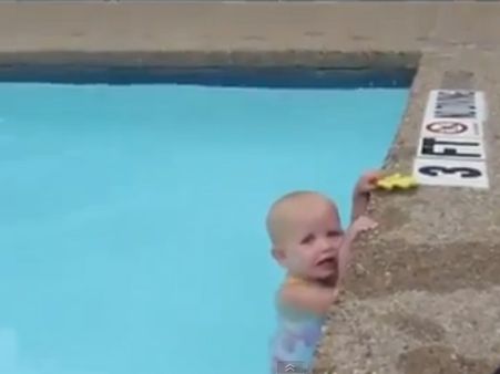 મસ્તીના મૂડમાં ઢિંગલી