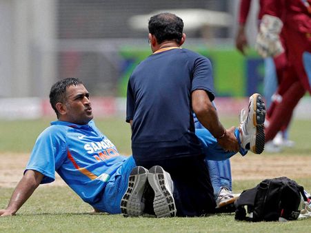 ઇજાગ્રસ્ત ધોની બહાર, કોહલી સંભાળશે સુકાન