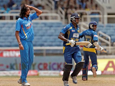 શ્રીલંકન બેટ્સમેન સામે ભારતીય બોલર નિઃસહાય