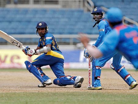 પહેલી વિકેટ માટે 213 રનની ભાગીદારી