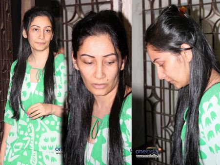 Pics : પોલીસગિરી જોઈ હિબકે ચડ્યાં માન્યતા