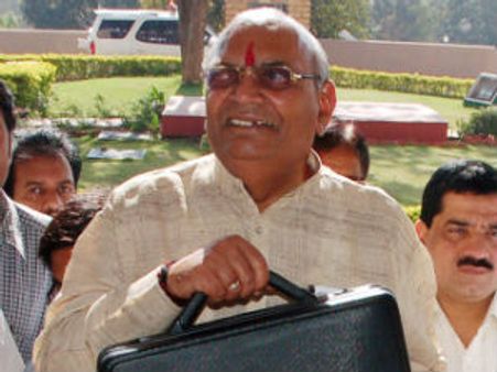 સીડી વિવાદ: મધ્યપ્રદેશના નાણામંત્રી રાઘવજીનું રાજીનામું